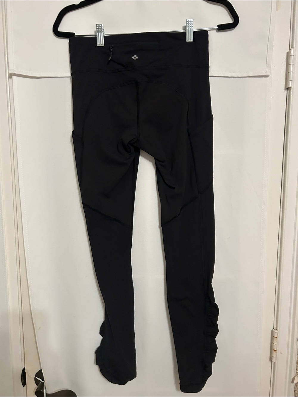 lululemon athletica womens Black Leggings with Side Pockets